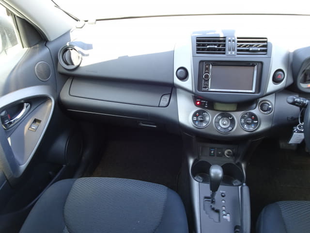 TOYOTA RAV4 thumbnail 31