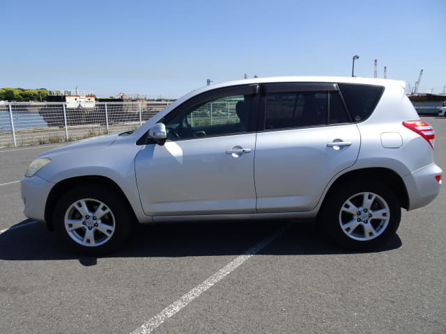 TOYOTA RAV4 thumbnail 2