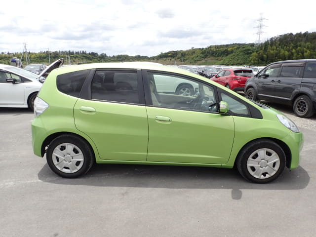 HONDA Fit Hybrid thumbnail 6