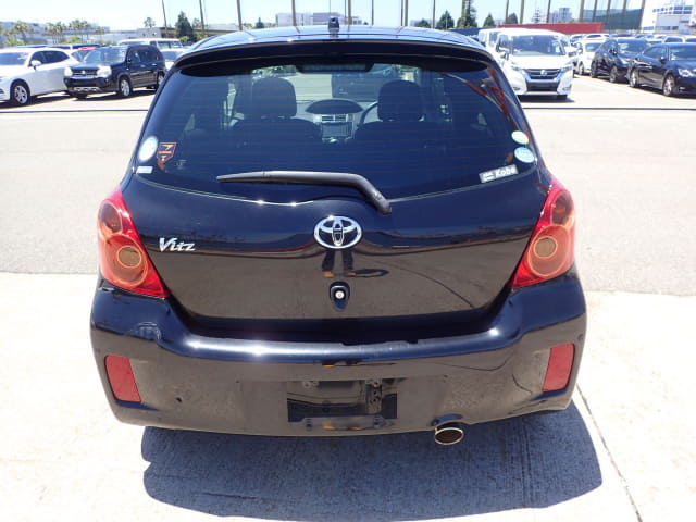 TOYOTA Vitz thumbnail 4