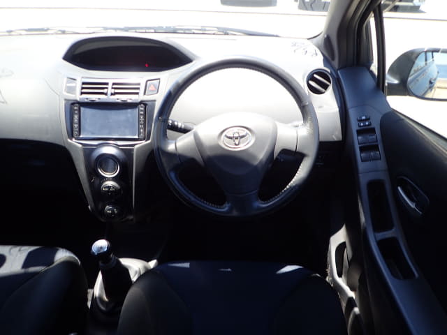 TOYOTA Vitz thumbnail 32