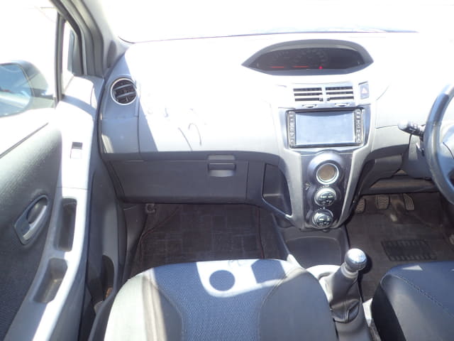 TOYOTA Vitz thumbnail 33