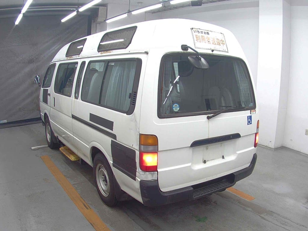 2002 Toyota HiAce JDM car for sale — photo 3 of 5