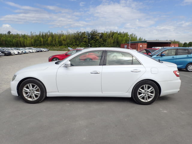 TOYOTA Mark X thumbnail 2