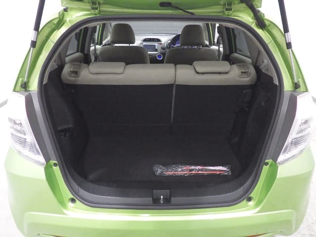 HONDA Fit Hybrid thumbnail 6