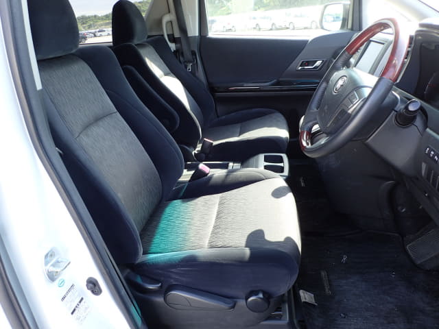TOYOTA Alphard thumbnail 25