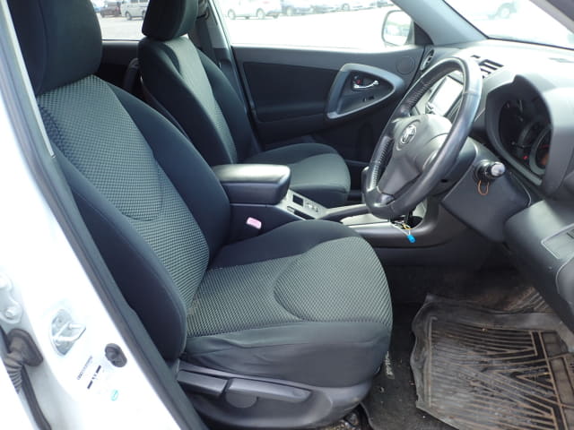 TOYOTA RAV4 thumbnail 25