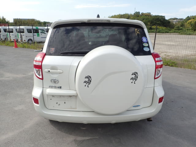 TOYOTA RAV4 thumbnail 4