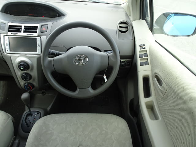 TOYOTA Vitz thumbnail 33