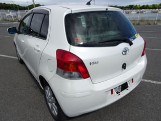 2009 TOYOTA Vitz