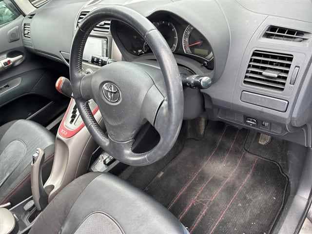 TOYOTA Auris thumbnail 3