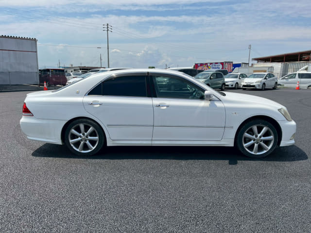 TOYOTA Crown thumbnail 6