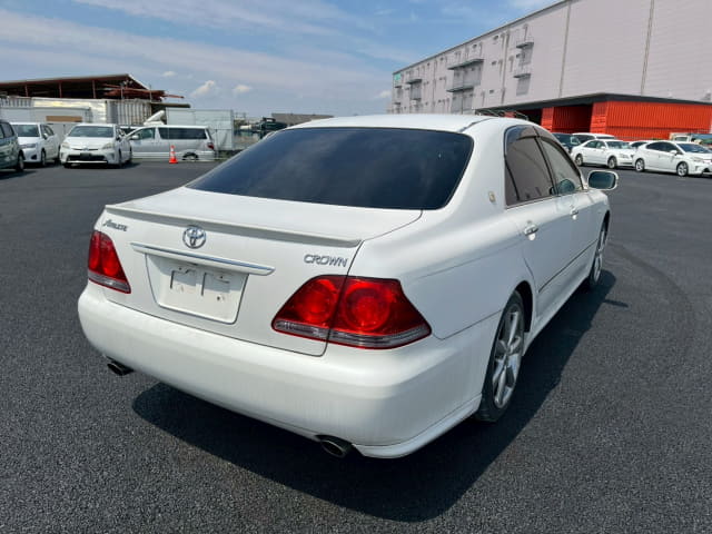 TOYOTA Crown thumbnail 5