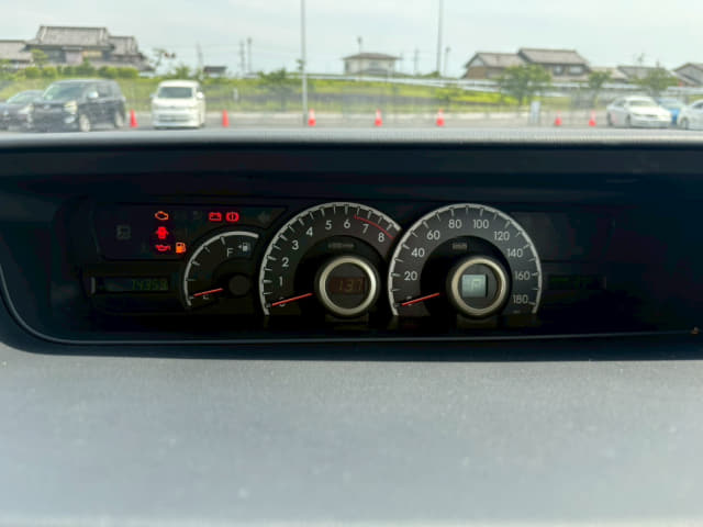 TOYOTA Voxy thumbnail 53