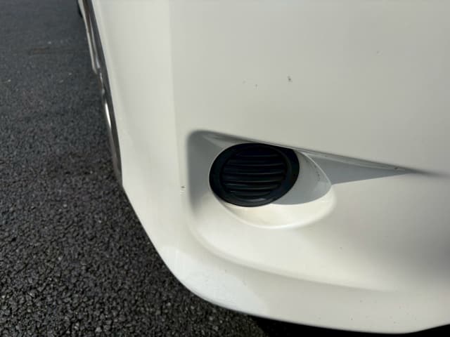 TOYOTA Voxy thumbnail 40
