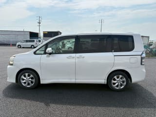 2010 TOYOTA Voxy