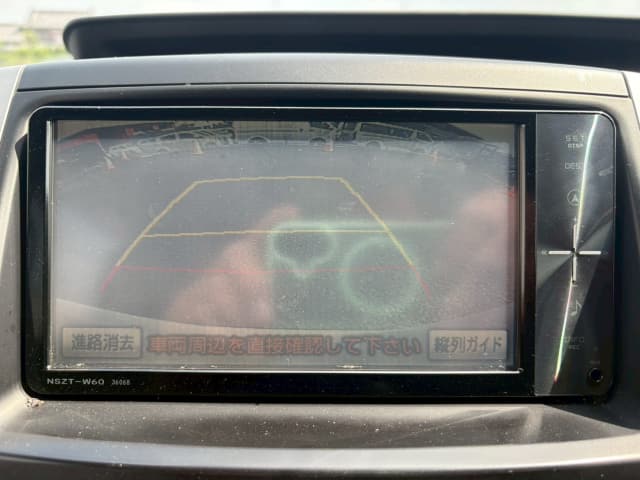 TOYOTA Voxy thumbnail 36