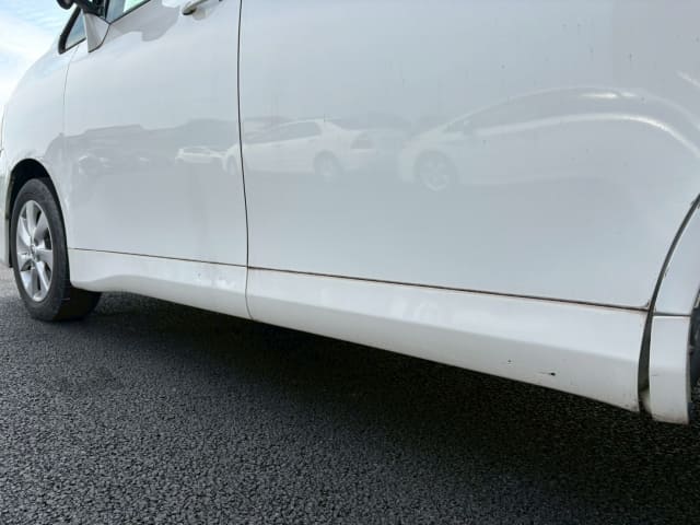 TOYOTA Voxy thumbnail 21