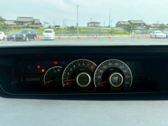 TOYOTA Voxy thumbnail 34