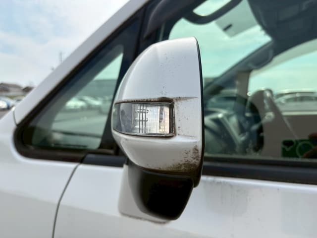 TOYOTA Voxy thumbnail 43