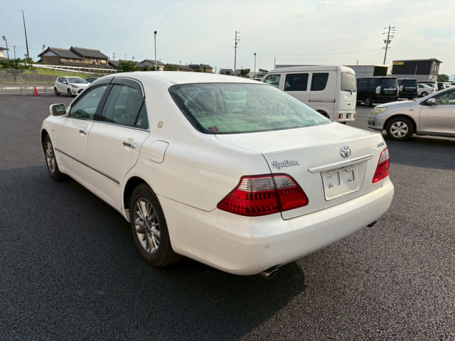 TOYOTA Crown thumbnail 3