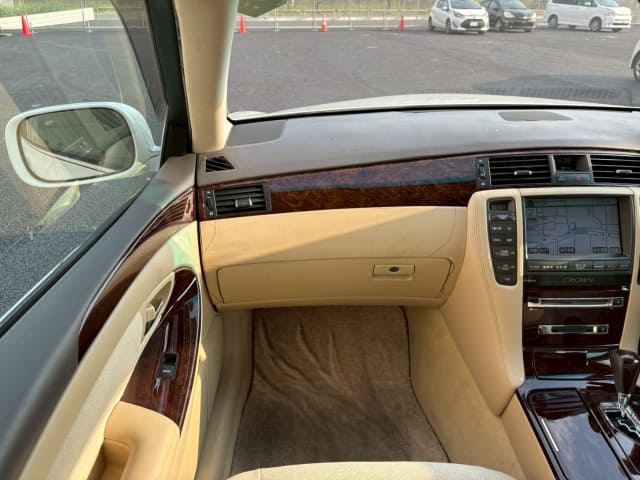 TOYOTA Crown thumbnail 32