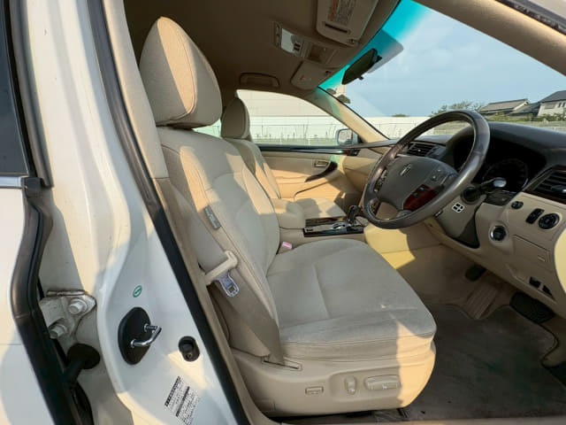 TOYOTA Crown thumbnail 24