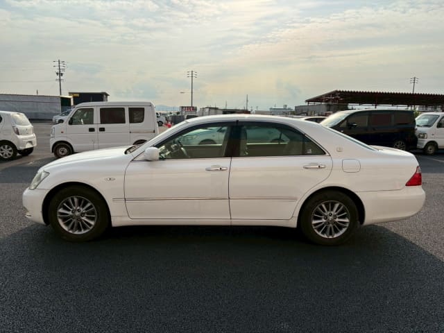 TOYOTA Crown thumbnail 2