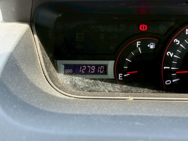 TOYOTA Voxy thumbnail 38
