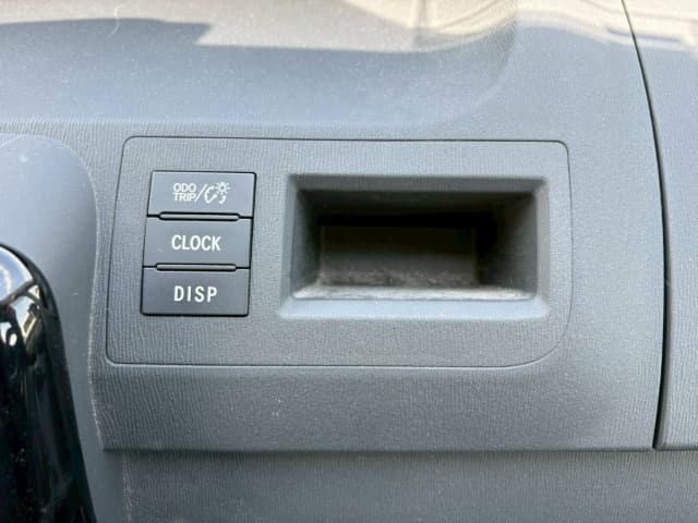 TOYOTA Voxy thumbnail 48