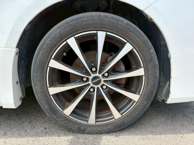 TOYOTA Voxy thumbnail 12