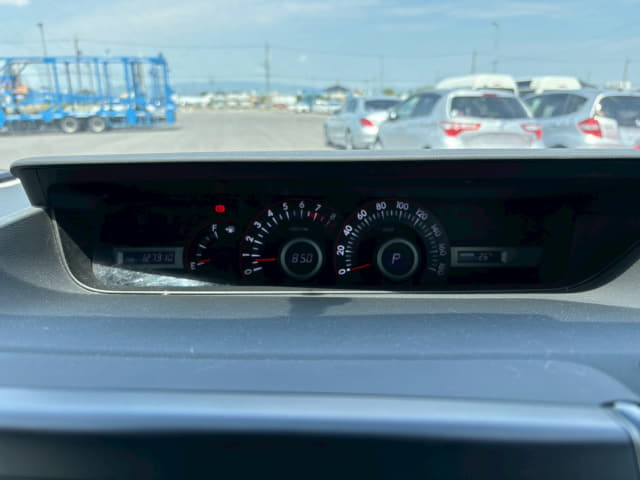TOYOTA Voxy thumbnail 37