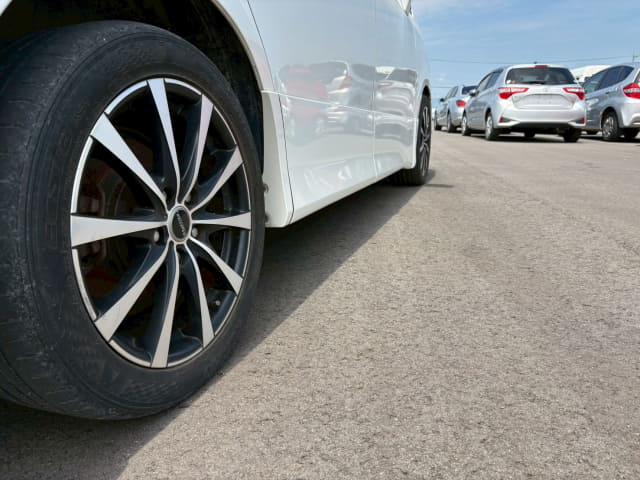 TOYOTA Voxy thumbnail 20