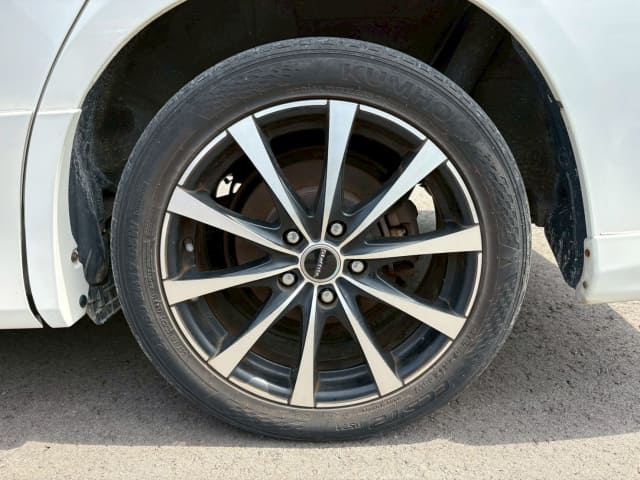 TOYOTA Voxy thumbnail 10