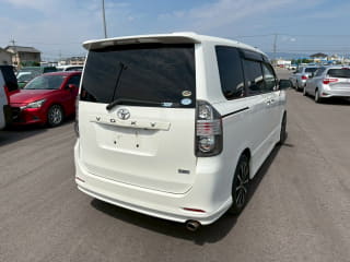 2007 TOYOTA Voxy