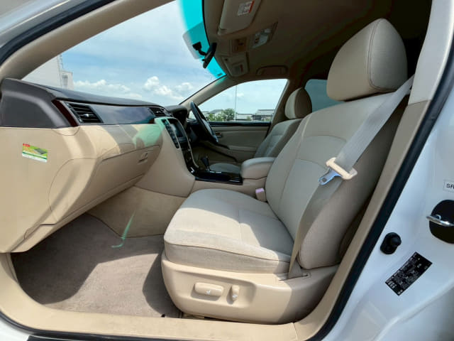 TOYOTA Crown thumbnail 26