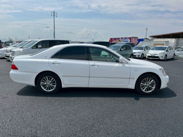 TOYOTA Crown thumbnail 6