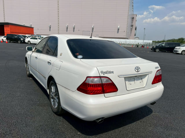 TOYOTA Crown thumbnail 3