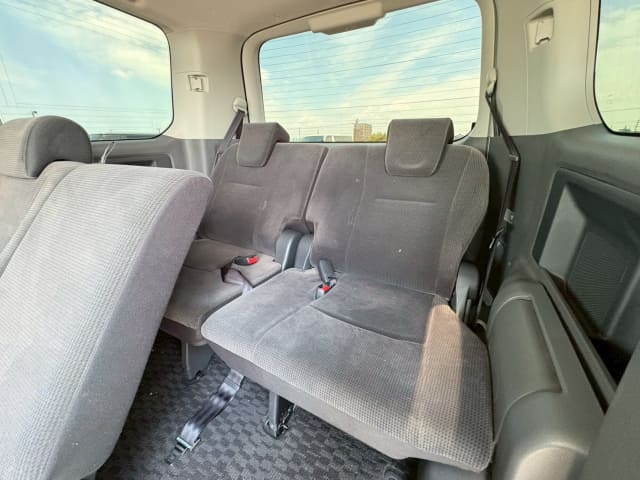 TOYOTA Voxy thumbnail 27
