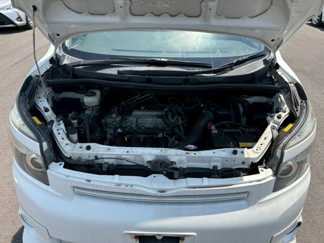 TOYOTA Voxy thumbnail 51