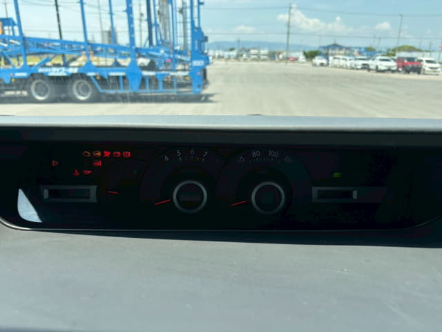 TOYOTA Voxy thumbnail 53