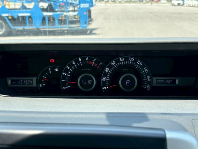TOYOTA Voxy thumbnail 35