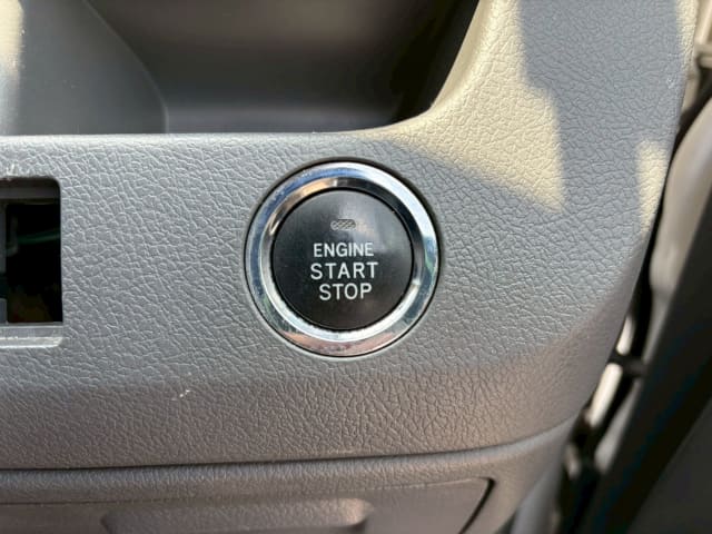 TOYOTA Voxy thumbnail 43