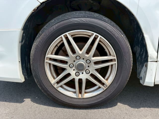 TOYOTA Voxy thumbnail 9