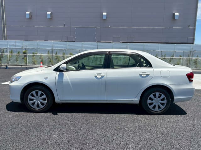 TOYOTA Corolla Axio thumbnail 2