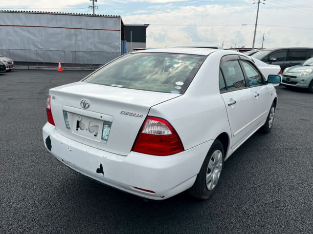 TOYOTA Corolla Sedan thumbnail 5