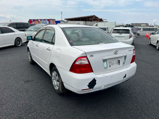 TOYOTA Corolla Sedan thumbnail 3
