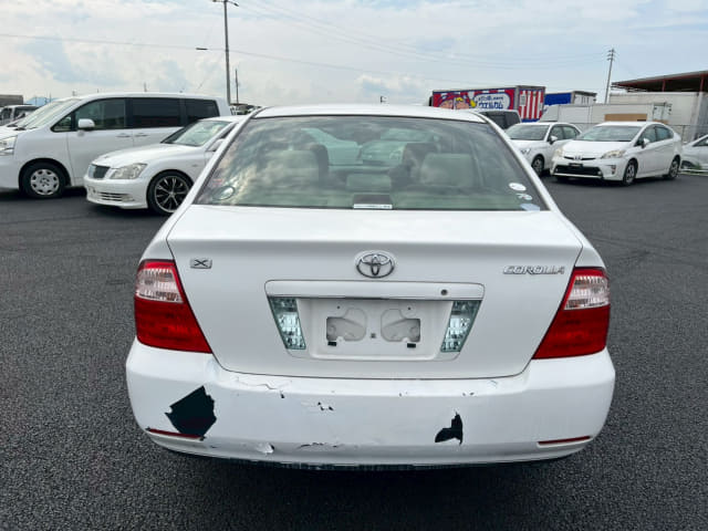 TOYOTA Corolla Sedan thumbnail 4
