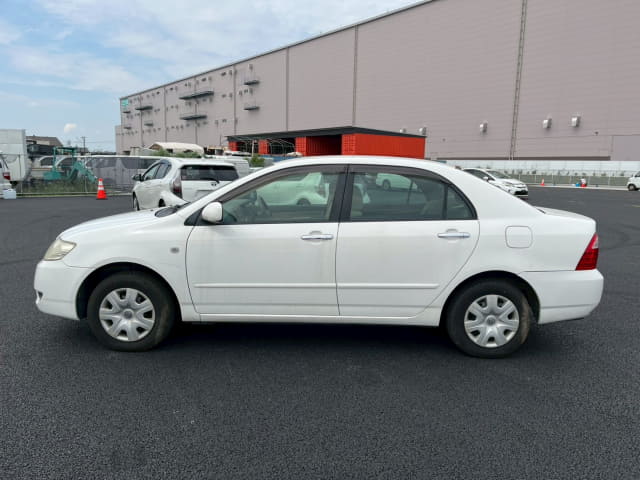 TOYOTA Corolla Sedan thumbnail 2