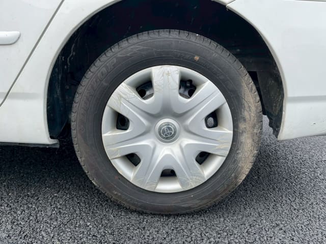 TOYOTA Corolla Sedan thumbnail 10